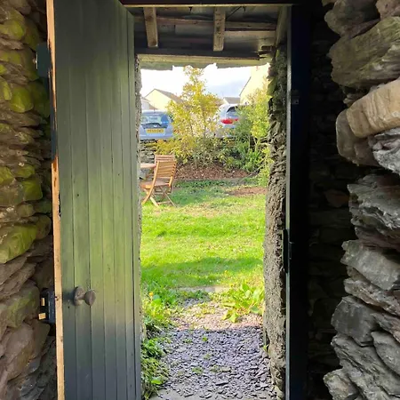 Riverside With Secure Bike Storage Holiday home *