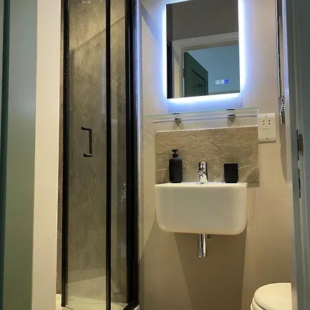 בית נופש Riverside With Secure Bike Storage סטייבלי